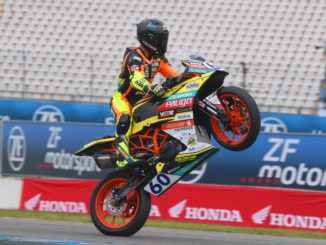 Dirk Geiger Wheelie Foto Thomas Haas 326x245 - DIRK GEIGER SIEGT IN HOCKENHEIM