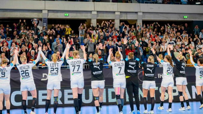 Handball, Frauen: Länderspiel, Deutschland - Polen